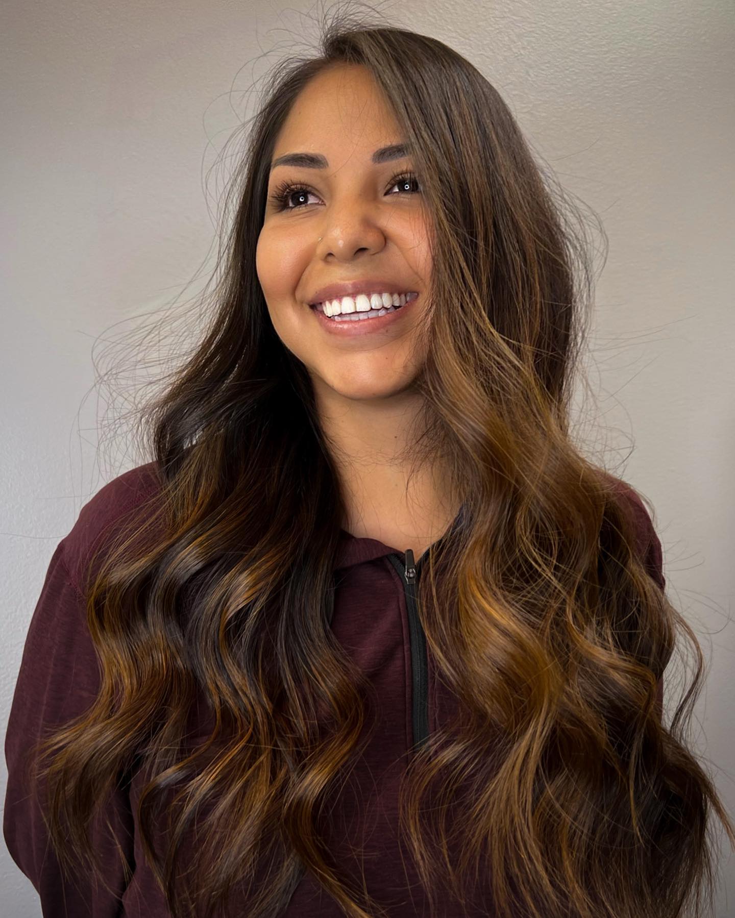 Long bronde wavy hair with dimensional color